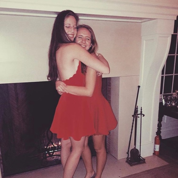 Red scalloped high neck low back halter dress - Picture 2 of 4